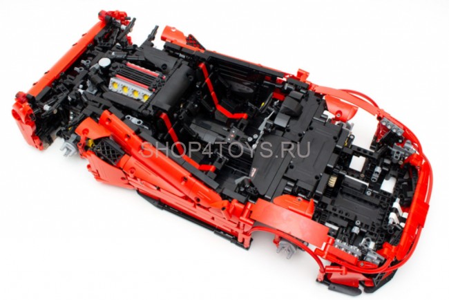 Конструктор CADA Ferrari 488 (3187  деталей, пульт, электропривод) - C61042W Конструктор CADA Ferrari 488 (3187  деталей, пульт, электропривод) - C61042W